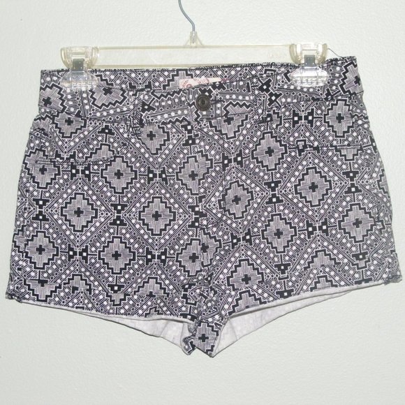 Black and White Shorts EUC - Picture 3 of 10